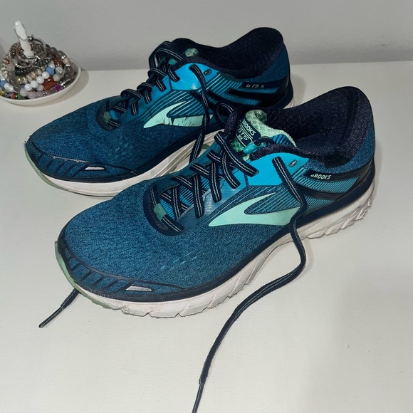 Brooks Shoes - Brooks womens size 7.5 blue workout sneakers